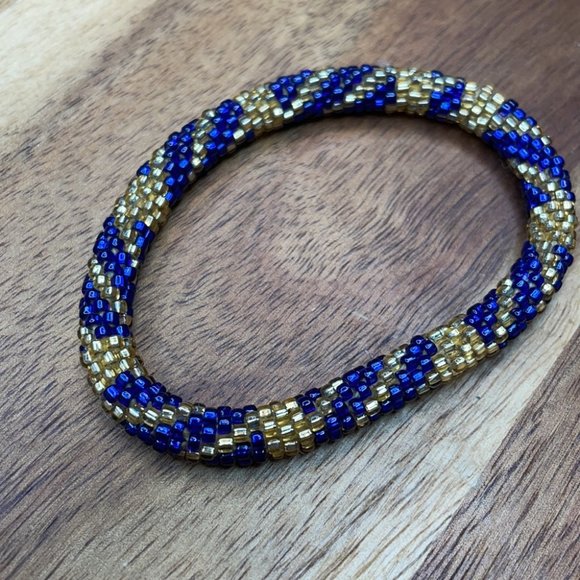 Unique geo bead pattern bracelet - Picture 4 of 5